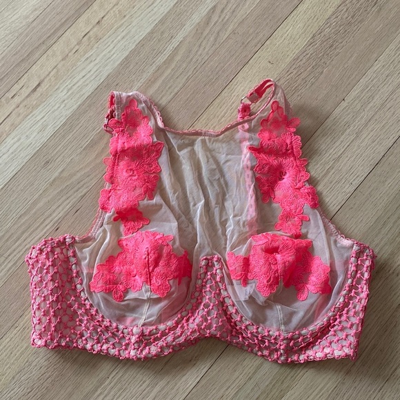 NWOT Victoria Secret Nude Bralette with underwire - Picture 1 of 4